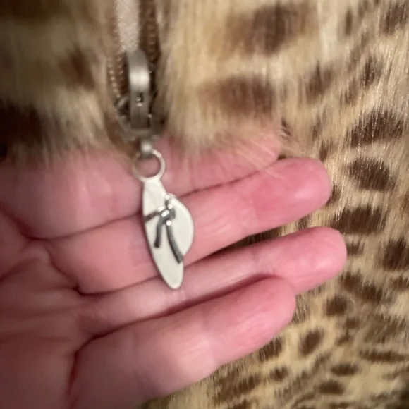 Vintage faux fur leopard vest.Size L/XL - Picture 2 of 5